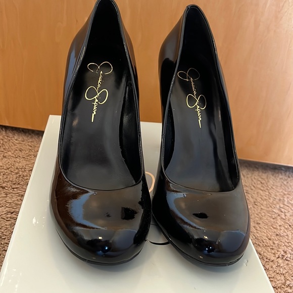 Jessica Simpson Calie Black Patent Leather Heels - size 8.5M - Picture 2 of 3